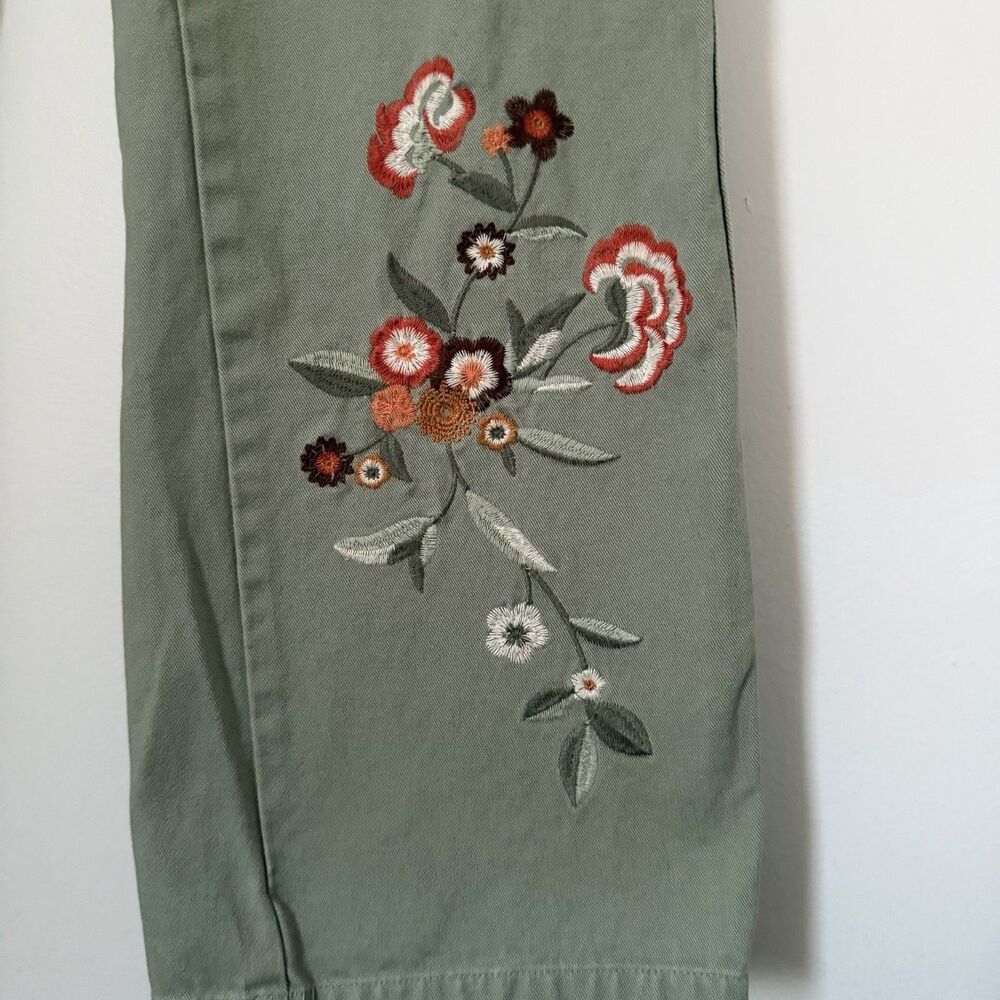 Mi Ami Sage Green Floral Embroidered Cargo Pants Women’s Size Small 100% Cotton - Picture 2 of 6